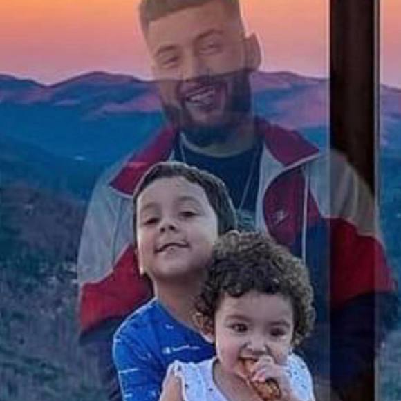 Meet your Posher, Lucia - Picture 1 of 1